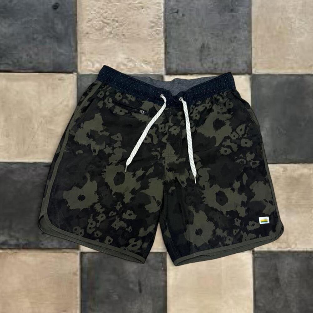 Vuori banks shorts camo print